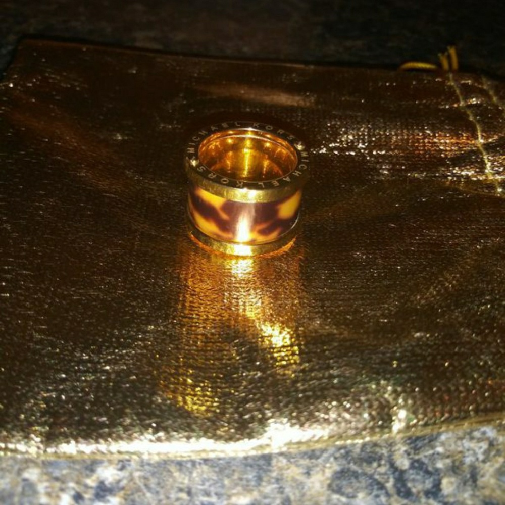 Michael kors tortoise gold plated ring